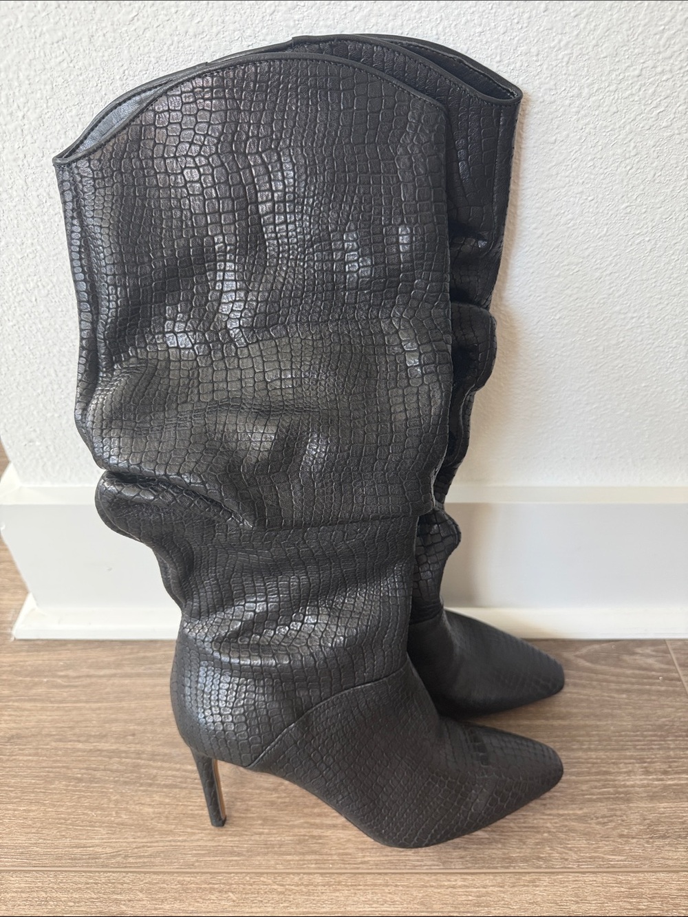 Vince Camuto Slouchy Black Snake Skin Over-the-Knee Stiletto Boots/Sz 8